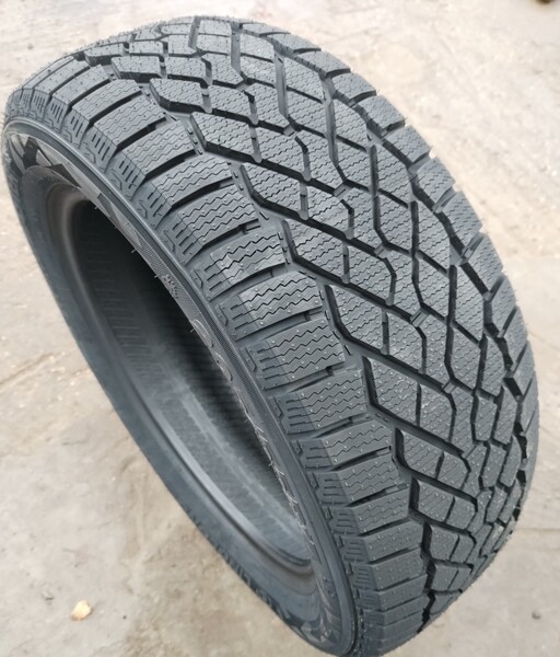 LingLong NORDMASTER 275/35R20 102T